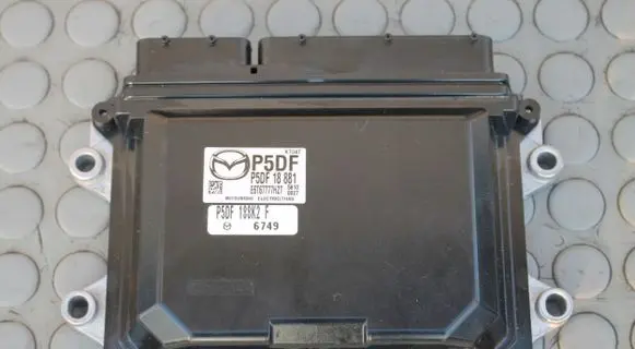 Mazda 2 Engine control unit/module P5DF18881