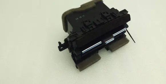 Mazda CX-3 Dash center air vent grill D09W64930