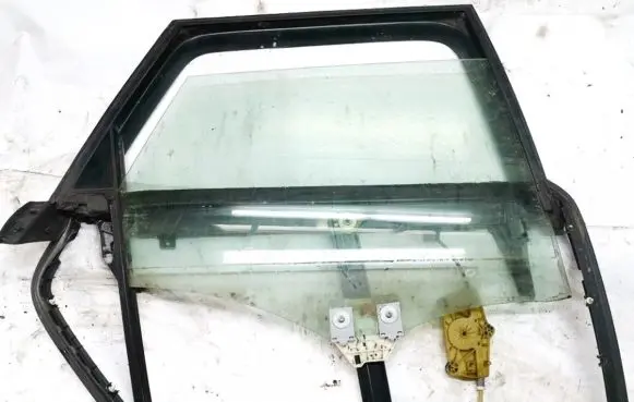 Audi A6 S6 C6 4F Rear door window/glass frame 