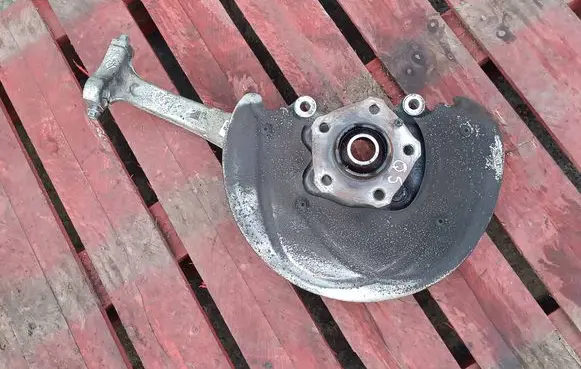 Front wheel hub