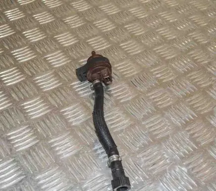 Citroen C3 Turbo solenoid valve 2580008B