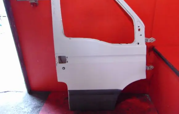 Iveco Daily 3rd gen Front door