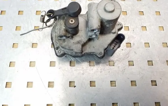 Seat Altea XL Intake manifold valve actuator/motor 03L129086 A2C53248883