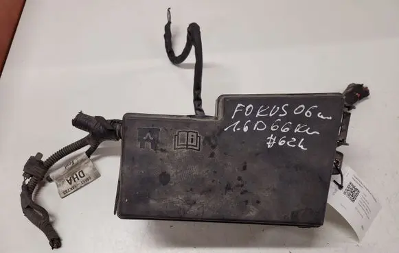 Ford Focus Fuse box set 3M5T14A067BC 518804109 3M5T14A142AB