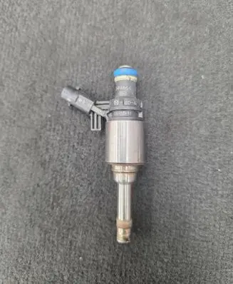 Audi A4 S4 B8 8K Fuel injector 06H906036F 0261500057 06H906036H