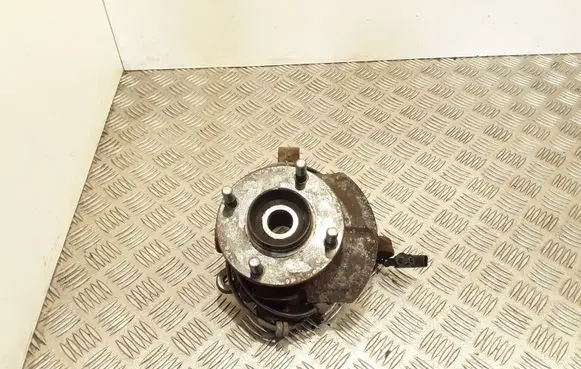 Nissan Tiida C11 Front wheel hub