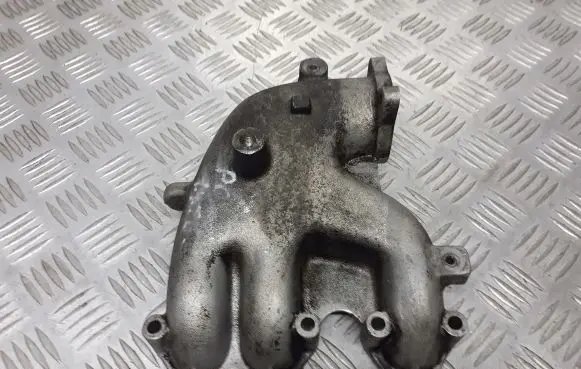 Volkswagen Polo IV 9N3 Intake manifold 045129713F