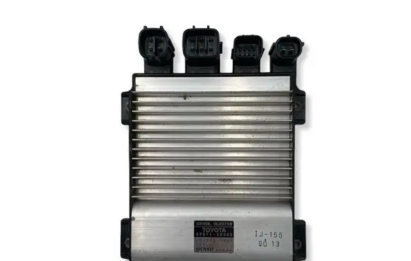 Toyota RAV 4 (XA40) Fuel injection control unit/module 8987120080