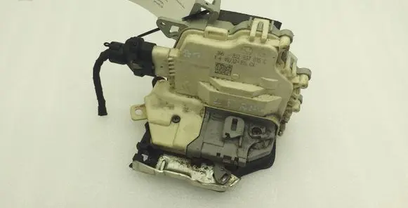 Audi A1 Front door lock 8J2837015C