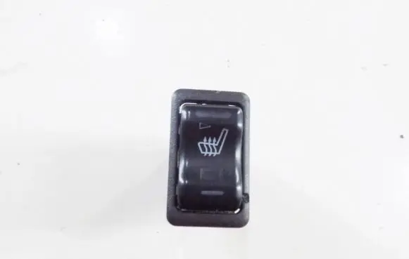 Nissan Primera Windscreen/window heater switch