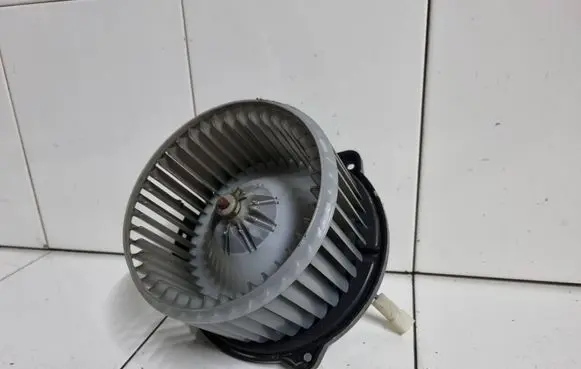 Mazda MPV II LW Heater fan/blower 1940005102