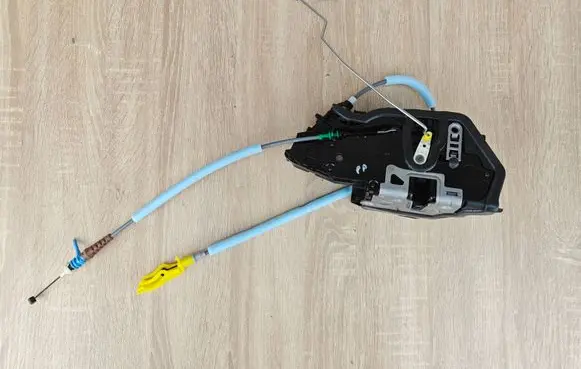 BMW 4 G22 G23 G24 G26 Front door lock 7445044