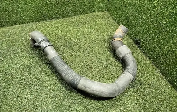 Renault Trafic III (X82) Engine coolant pipe/hose 215013745R 93459805