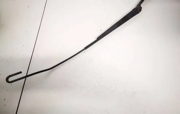Skoda Octavia Mk1 (1U) Front wiper blade arm 1j1955409a