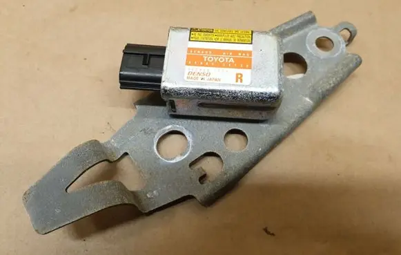 Lexus GS 300 350 430 450H Airbag deployment crash/impact sensor 8986030130