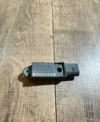 Mercedes-Benz E W211 Airbag deployment crash/impact sensor A0028202726 25571203A