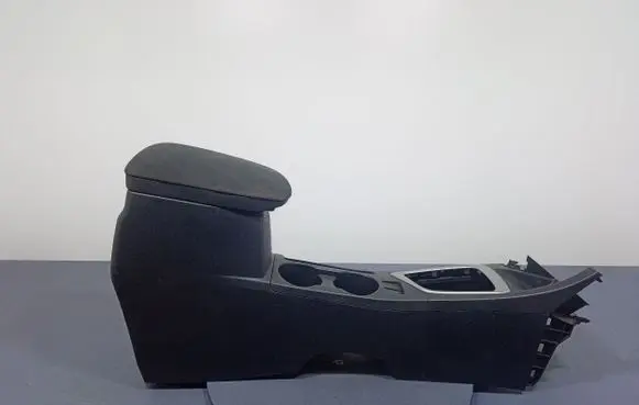 Toyota Auris E180 Center console 