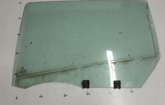 Peugeot 308 Rear door window glass
