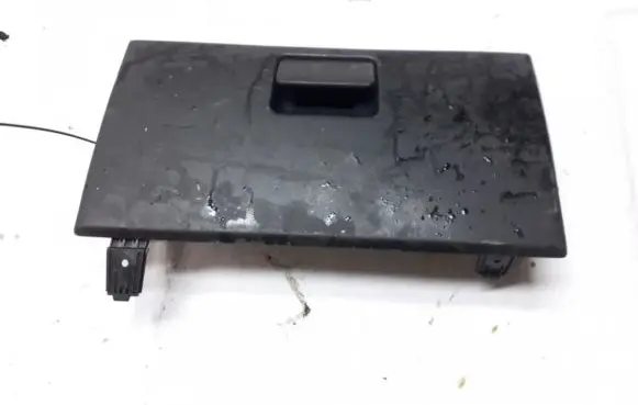 Ford Escort Glove box