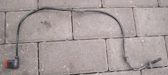 Mercedes-Benz E W212 ABS brake wheel speed sensor A2125402117