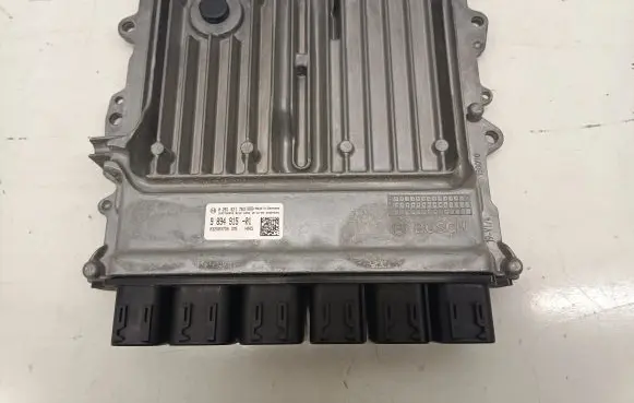 BMW 5 G30 G31 Engine control unit/module 9894915