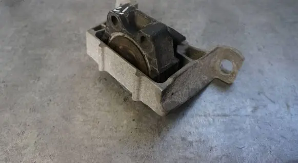 Volvo V40 Cross country Engine mount vacuum valve 