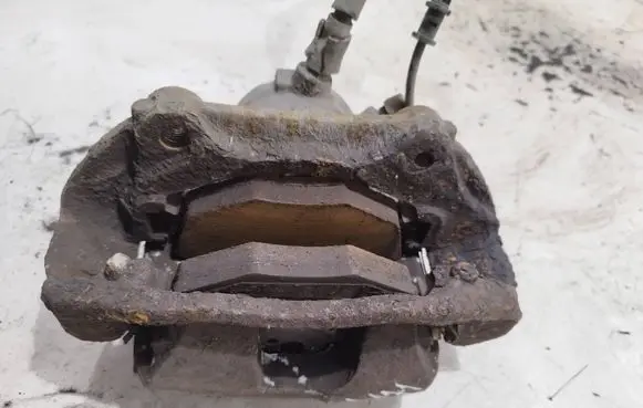 Mercedes-Benz E W211 Front brake caliper