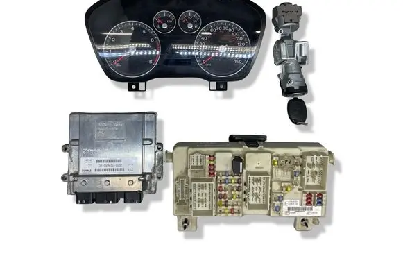 Ford Focus Engine ECU kit and lock set 7M5112A650VC 7M5T10849FB 7M5T14A073CB