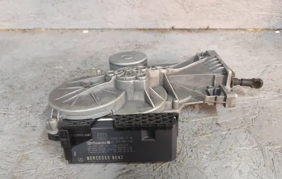 Mercedes-Benz C W205 Soft lock spindle drive A2059007218 A2059012008 01911517