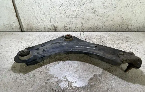 Renault Megane III Front lower control arm/wishbone