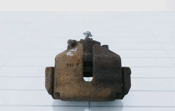 Volkswagen PASSAT B6 Front brake caliper 00466