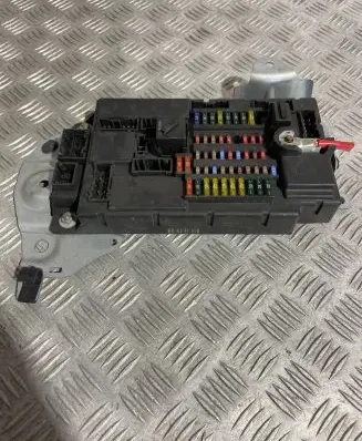 Mini One - Cooper Coupe R56 Fuse module 10681810 3451927