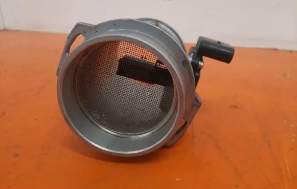 Volkswagen Crafter Mass air flow meter AFH70-25G