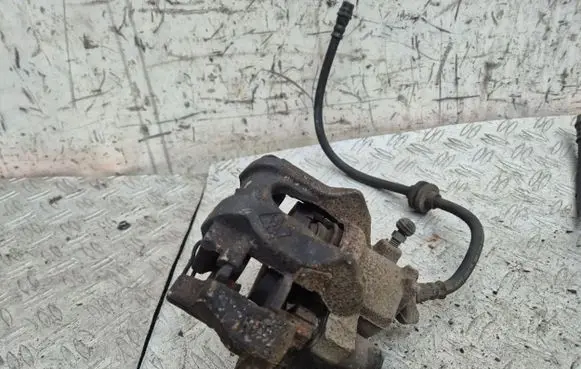 Dacia Sandero Front brake caliper