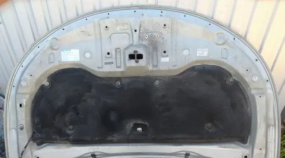 Toyota Avensis T270 Engine bonnet/hood sound/heat insulation 