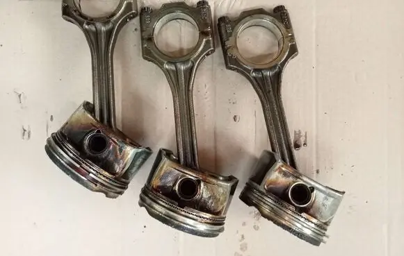 Skoda Fabia Mk2 (5J) Piston with connecting rod 03D103019M