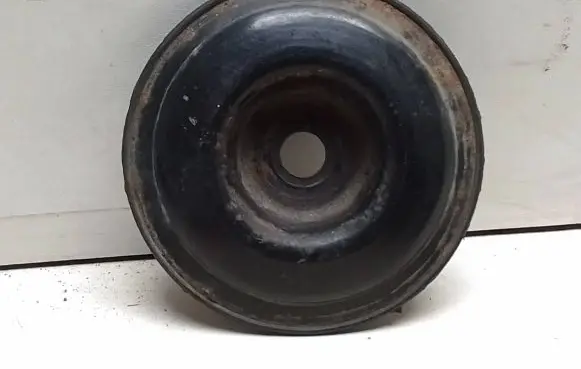 Coil spring mount