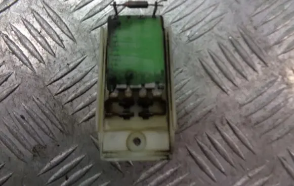 Ford Mondeo Mk III Heater blower fan relay 