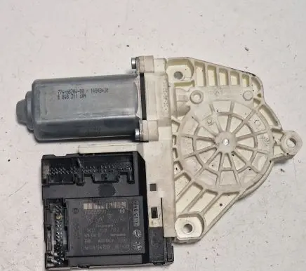 Seat Altea XL Front door window regulator motor 1T0959702L 1K0959792P 974630107