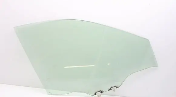 Nissan X-Trail T32 Front door window glass four-door