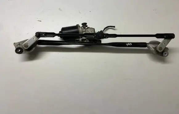 Hyundai Genesis Front wiper linkage and motor 981002M000