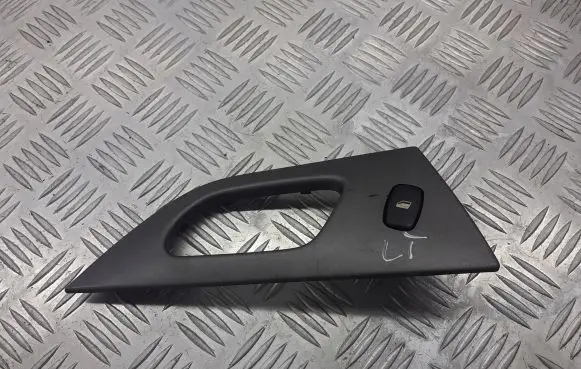 Peugeot 407 Quarter vent window switch 9646929977