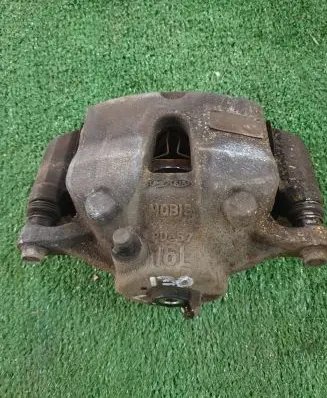 Hyundai i30 Front brake caliper