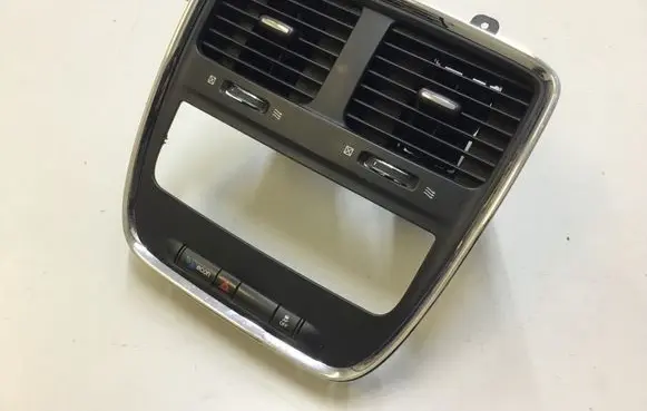 Dodge Grand Caravan Dash center air vent grill 1SQ531X9AE 68110972AA 68110972