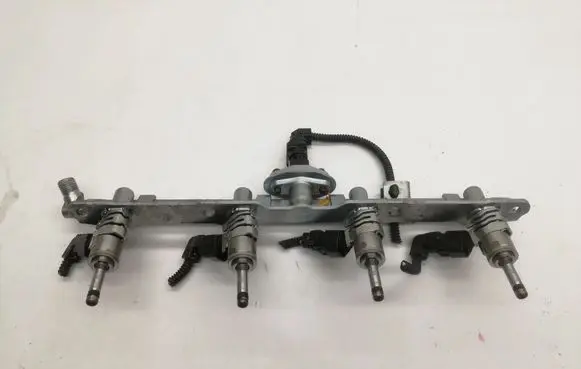 Toyota RAV 4 (XA50) Fuel injectors set 23250F0010