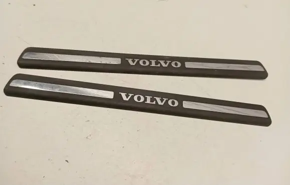 Volvo V70 Front sill trim cover 8659960