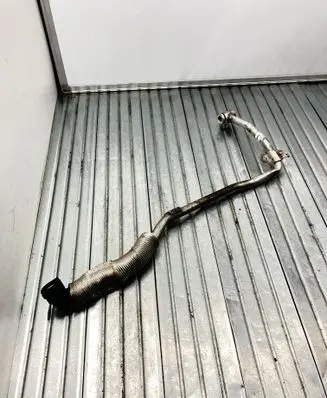 BMW 2 F45 Engine coolant pipe/hose 8589047