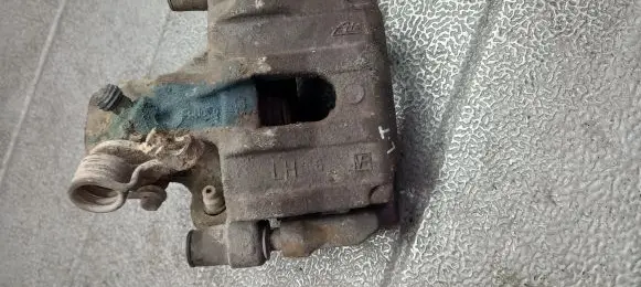 Mazda 3 I Rear brake caliper