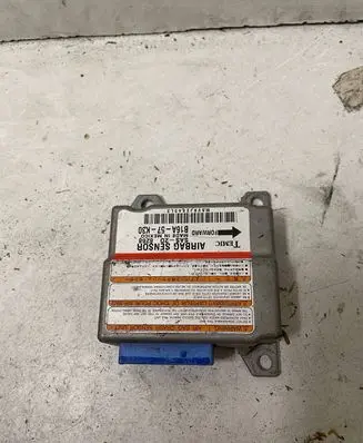 Mazda 3 I Airbag control unit/module B16A57K30 M6V8J26A3L3