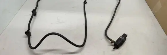 Windshield washer spray nozzle